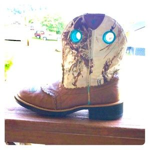 Ariat boots, size 8